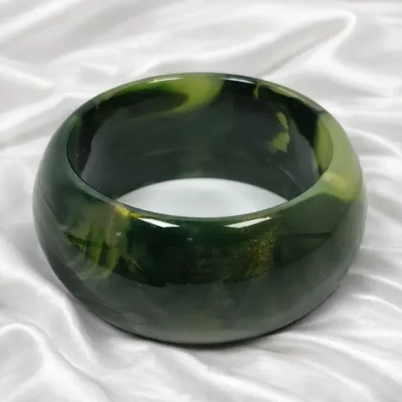 Wide Chunky Glossy Green Marbled Resin Bangle Fashion Statement Bracelet 9" - Picture 1 of 14